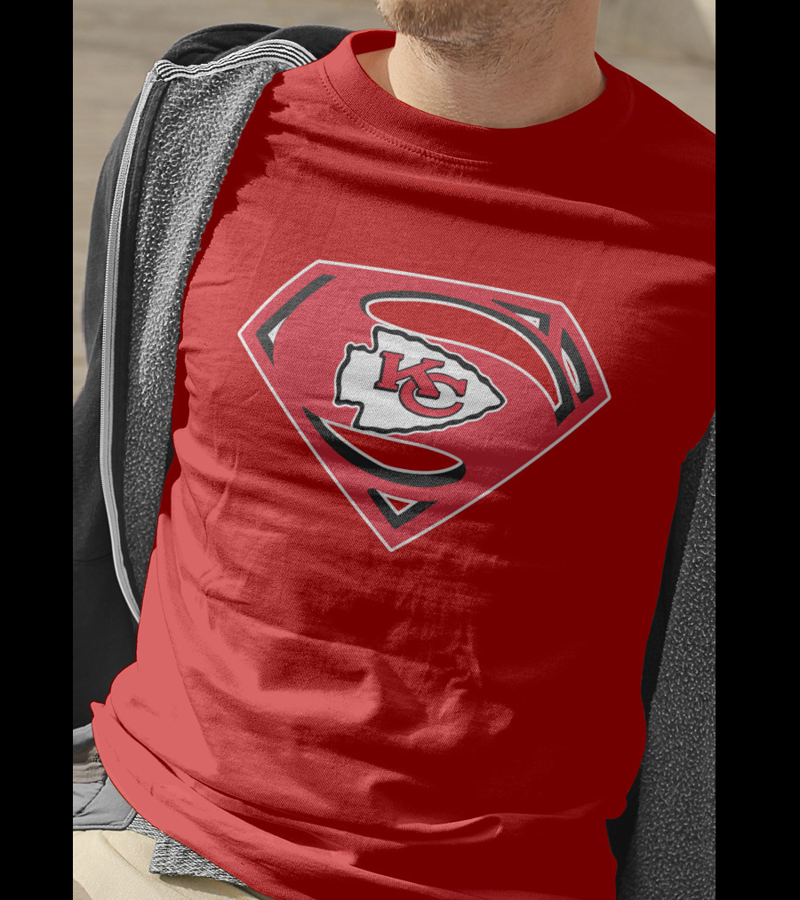 Kansas City Chiefs Superman Logo Badge T-Shirt