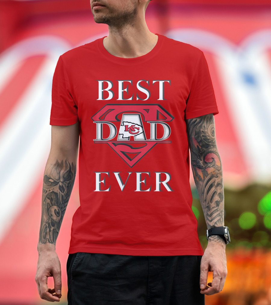 BEST DAD EVER Chiefs Logo Red Superman Shield T-Shirt