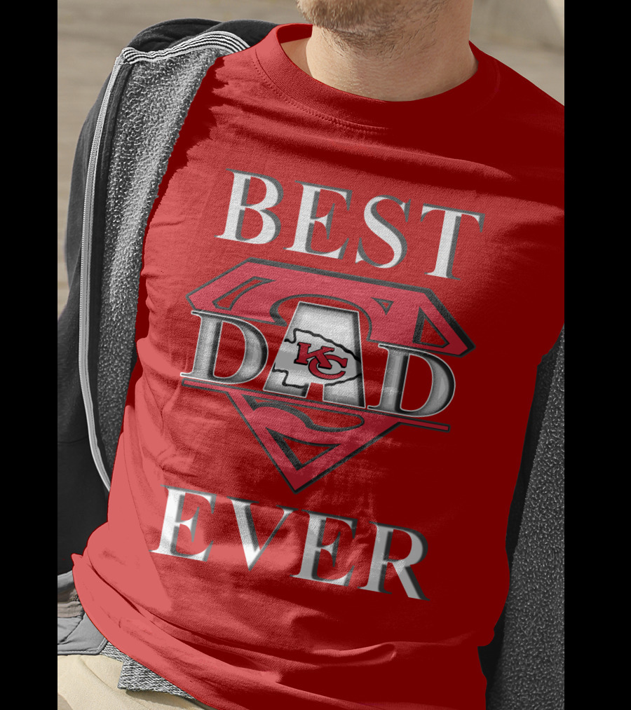 BEST DAD EVER Chiefs Logo Red Superman Shield T-Shirt