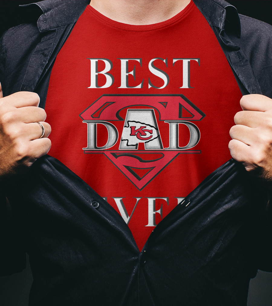 BEST DAD EVER Chiefs Logo Red Superman Shield T-Shirt