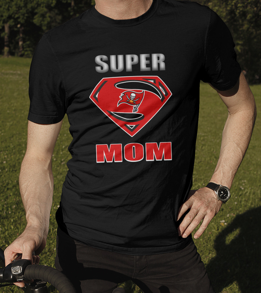 SUPER MOM Buccaneers Skull T-Shirt