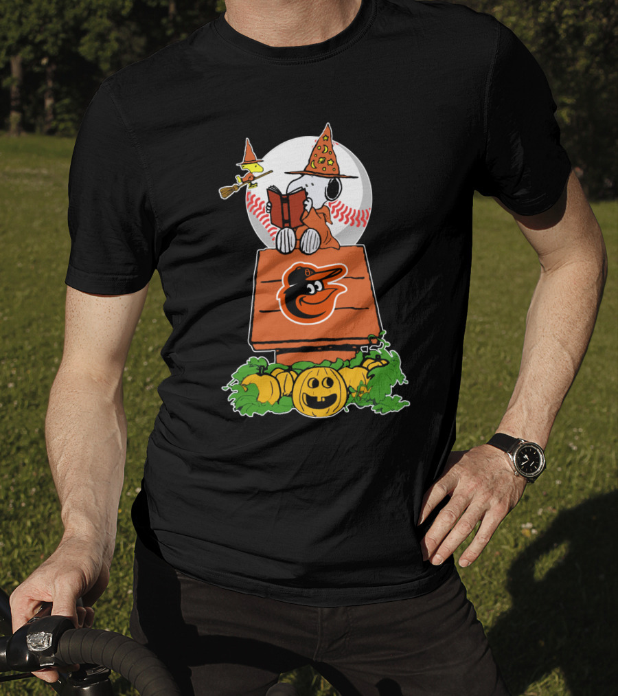 Baltimore Orioles Halloween Snoopy Reading On Doghouse With Woodstock And Pumpkins T-Shirt