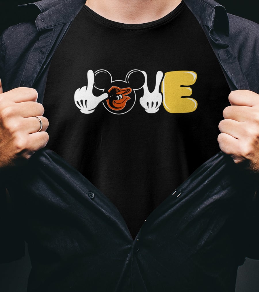 Love Baltimore Orioles Halloween Mickey Mouse Hands T-Shirt