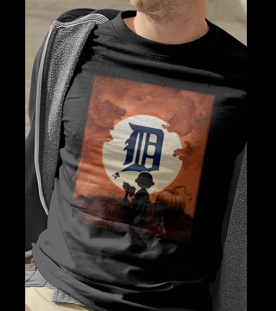 Detroit Tigers Halloween Full Moon Pumpkin Scene T-Shirt