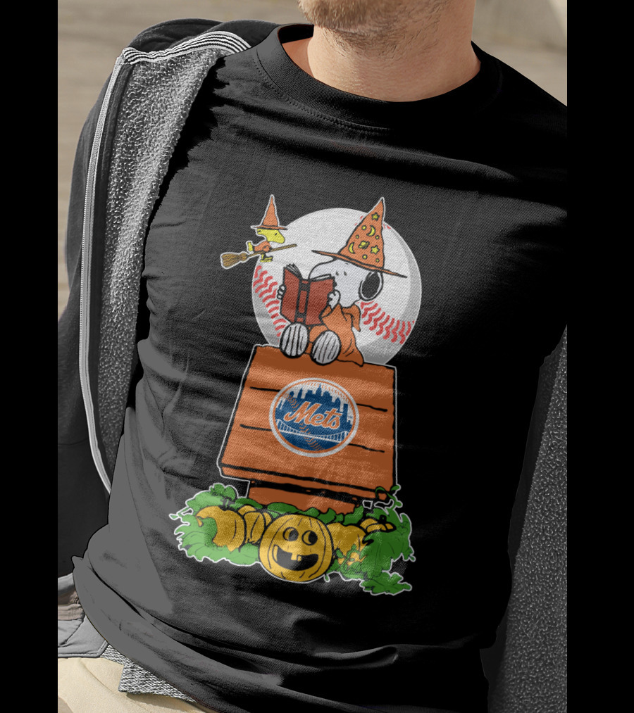 Mets Halloween Snoopy Reading Baseball Pumpkin Patch Theme T-Shirt