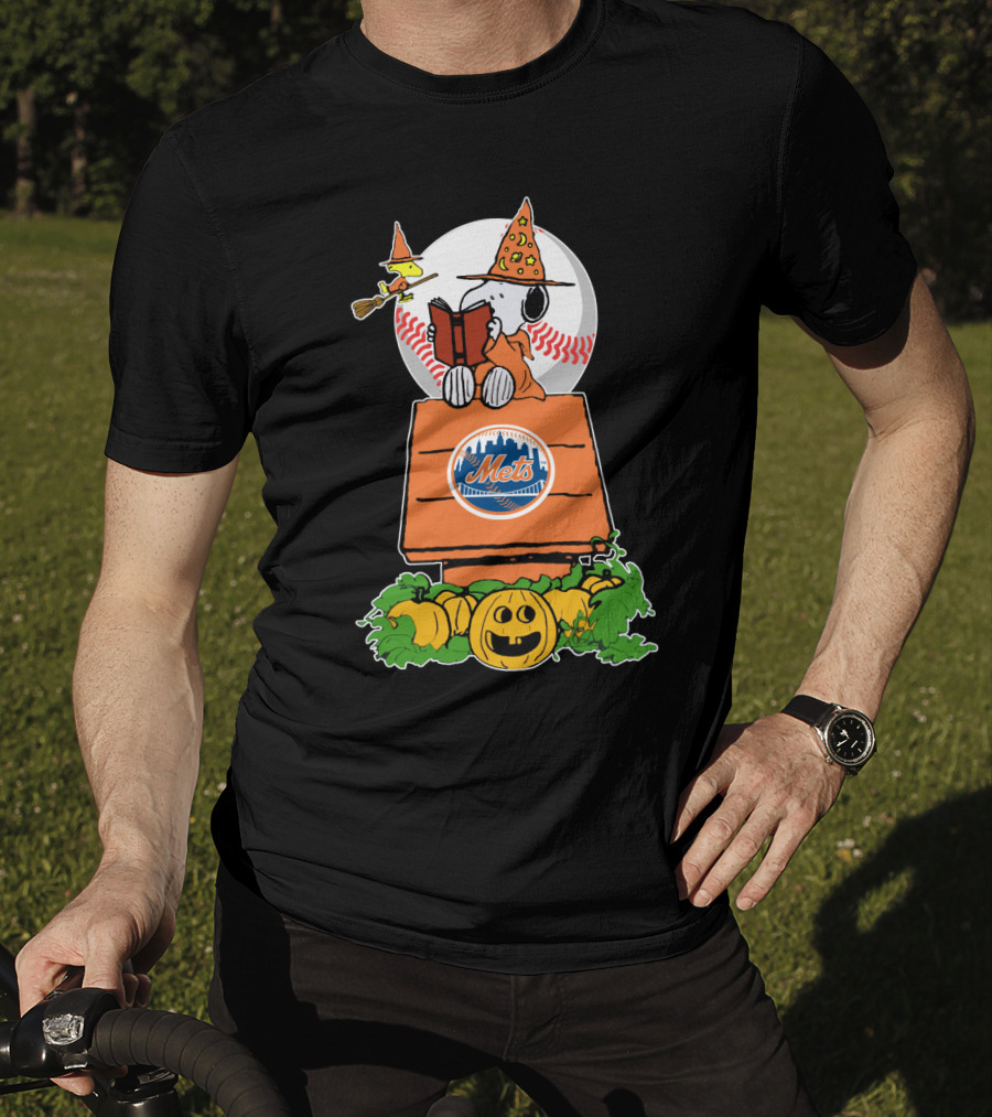 Mets Halloween Snoopy Reading Baseball Pumpkin Patch Theme T-Shirt