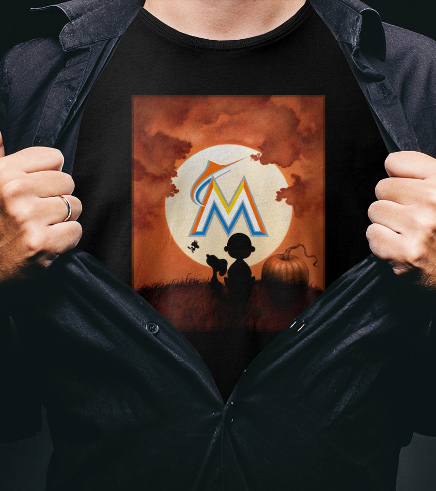 Halloween Miami Marlins Moonlit Silhouette And Pumpkin Scene T-Shirt