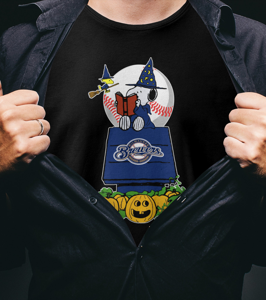 Milwaukee Brewers Halloween Snoopy Witch Baseball Pumpkin Scene T-Shirt