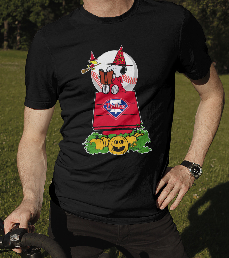 Halloween Philadelphia Phillies Snoopy Witch Hat Pumpkin Peanuts Baseball T-Shirt