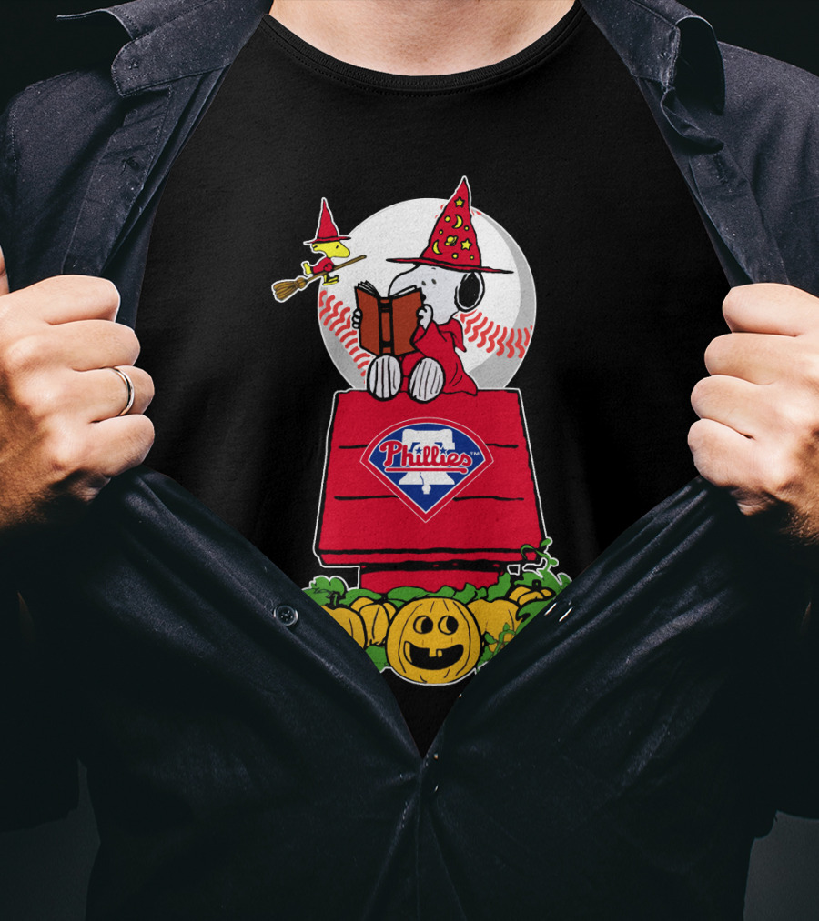 Halloween Philadelphia Phillies Snoopy Witch Hat Pumpkin Peanuts Baseball T-Shirt