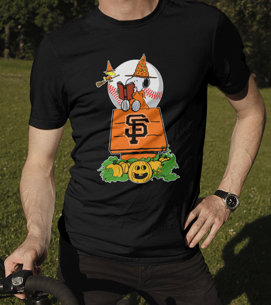Sf Giants Halloween With Snoopy And Woodstock In Witch Hats T-Shirt