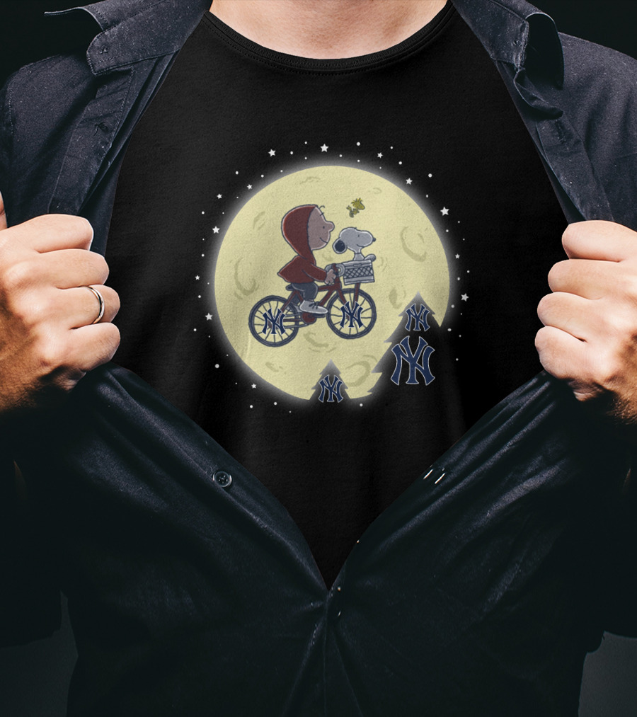 Halloween Yankees Peanuts E.t. Moon Scene T-Shirt