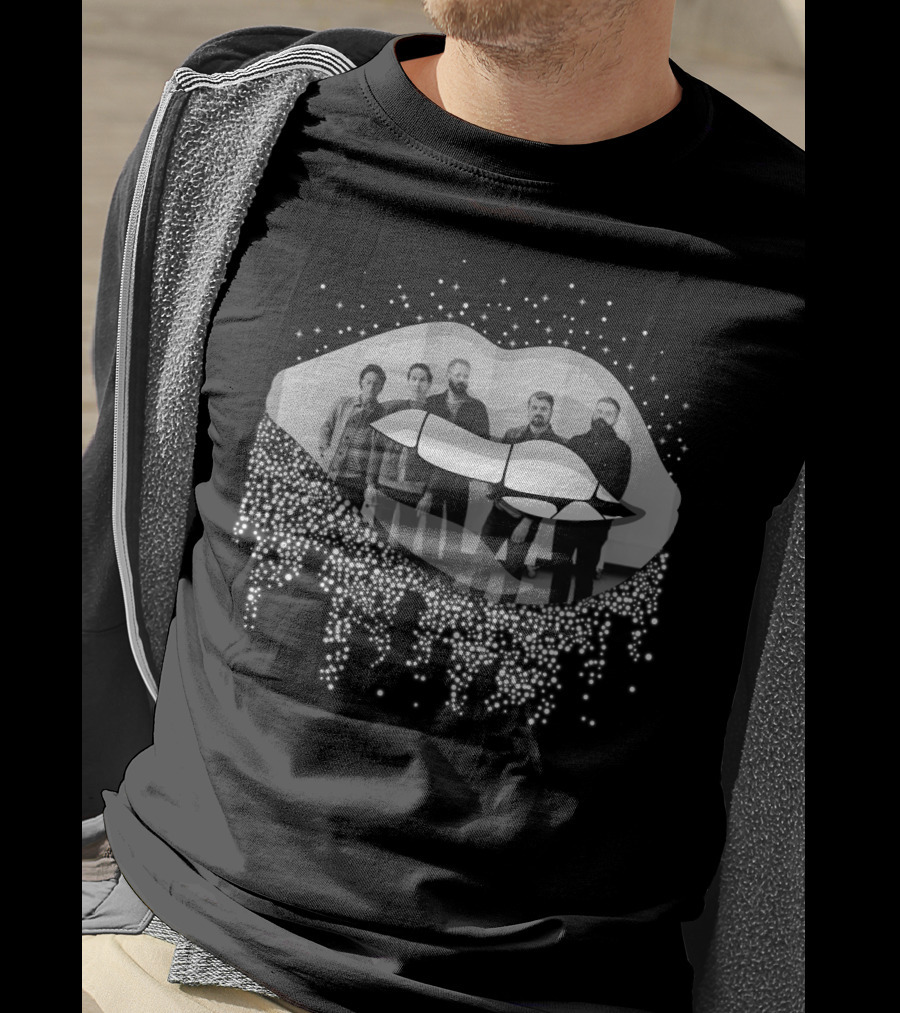 Silverstein Band Inside Glittering Lips With Group Photo T-Shirt