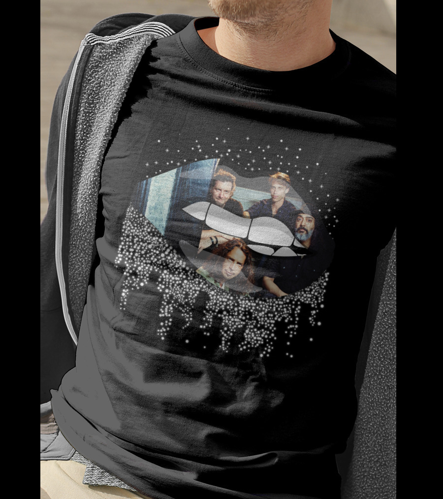 Soundgarden Band Photo Within Glitter Lips T-Shirt