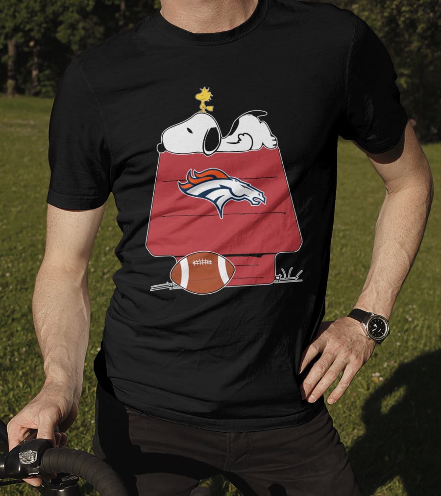 Denver Broncos Snoopy Woodstock Football Doghouse T-Shirt