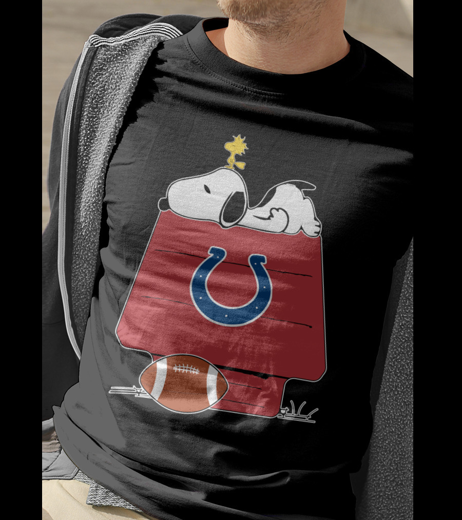 Indianapolis Colts Snoopy Doghouse With Football And Woodstock T-Shirt