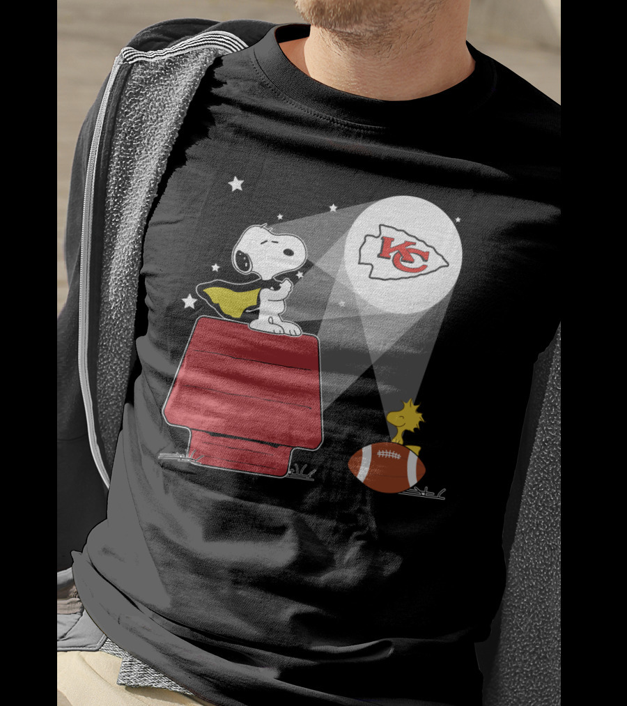 Snoopy And Woodstock Kansas City Chiefs Football Scene T-Shirt