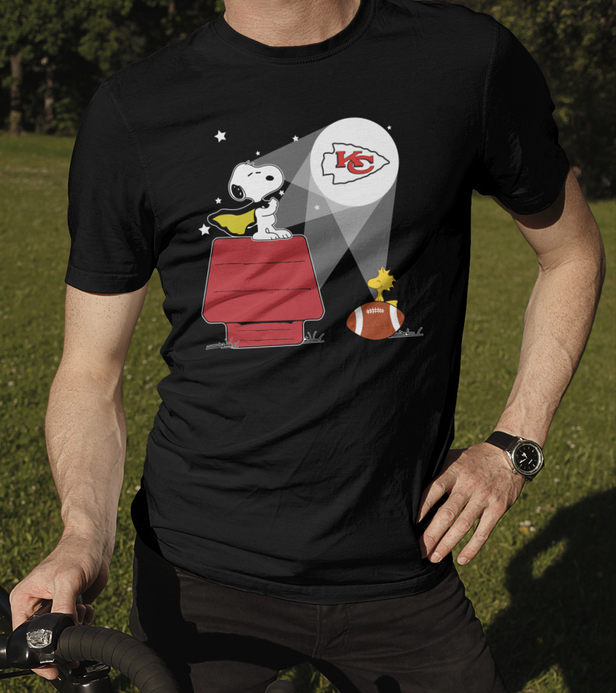 Snoopy And Woodstock Kansas City Chiefs Football Scene T-Shirt