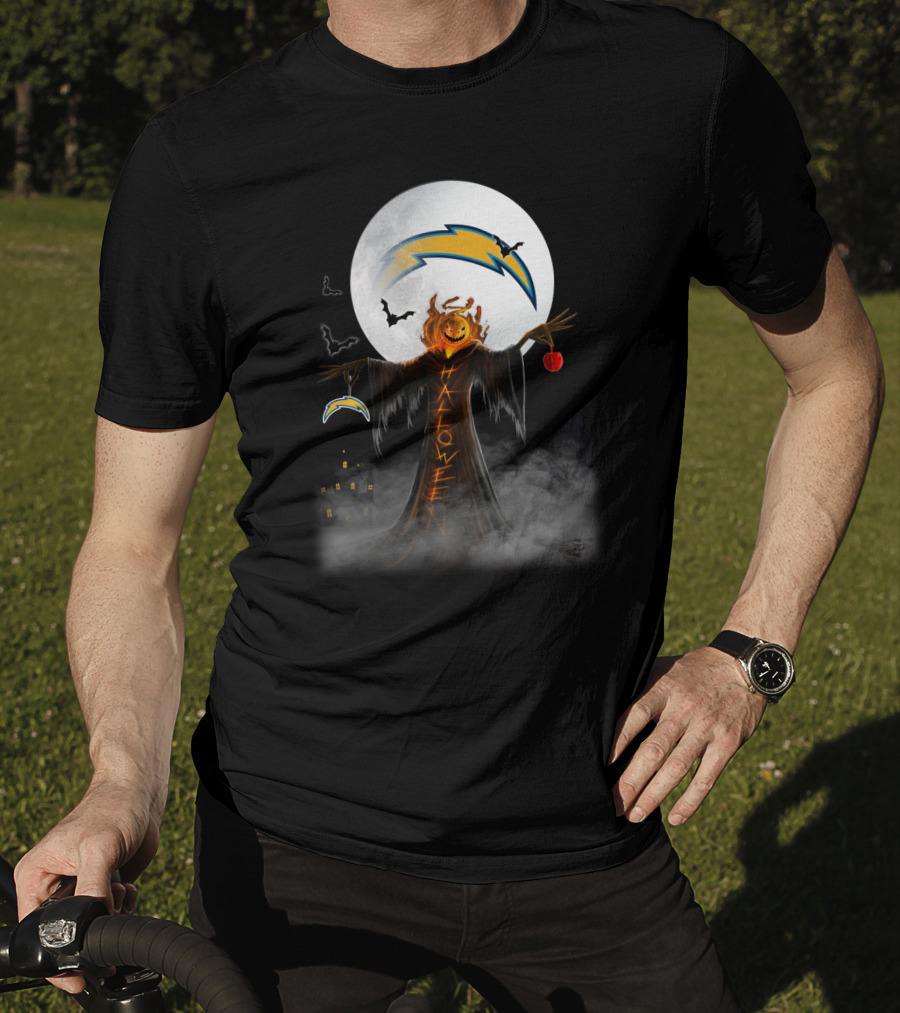Halloween Los Angeles Chargers Moonlit Pumpkin Scarecrow With Bats And Haunted Castle T-Shirt