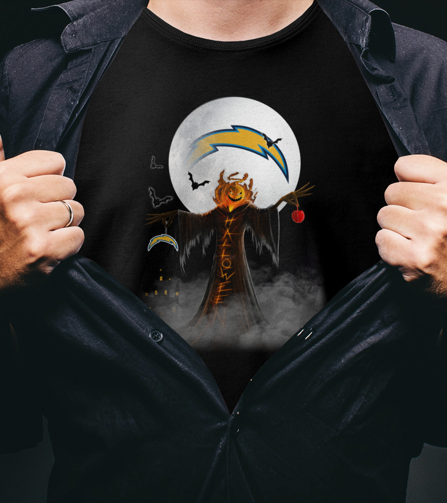 Halloween Los Angeles Chargers Moonlit Pumpkin Scarecrow With Bats And Haunted Castle T-Shirt