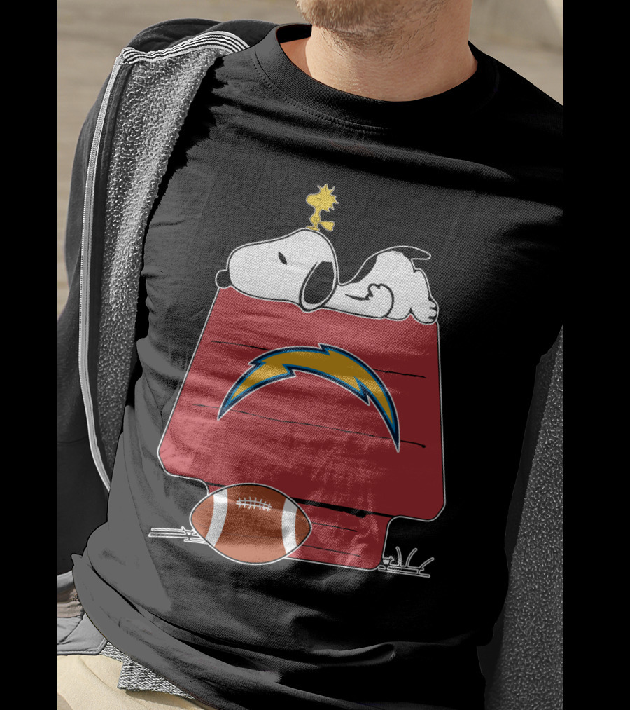 Snoopy And Woodstock Los Angeles Chargers Football Doghouse T-Shirt