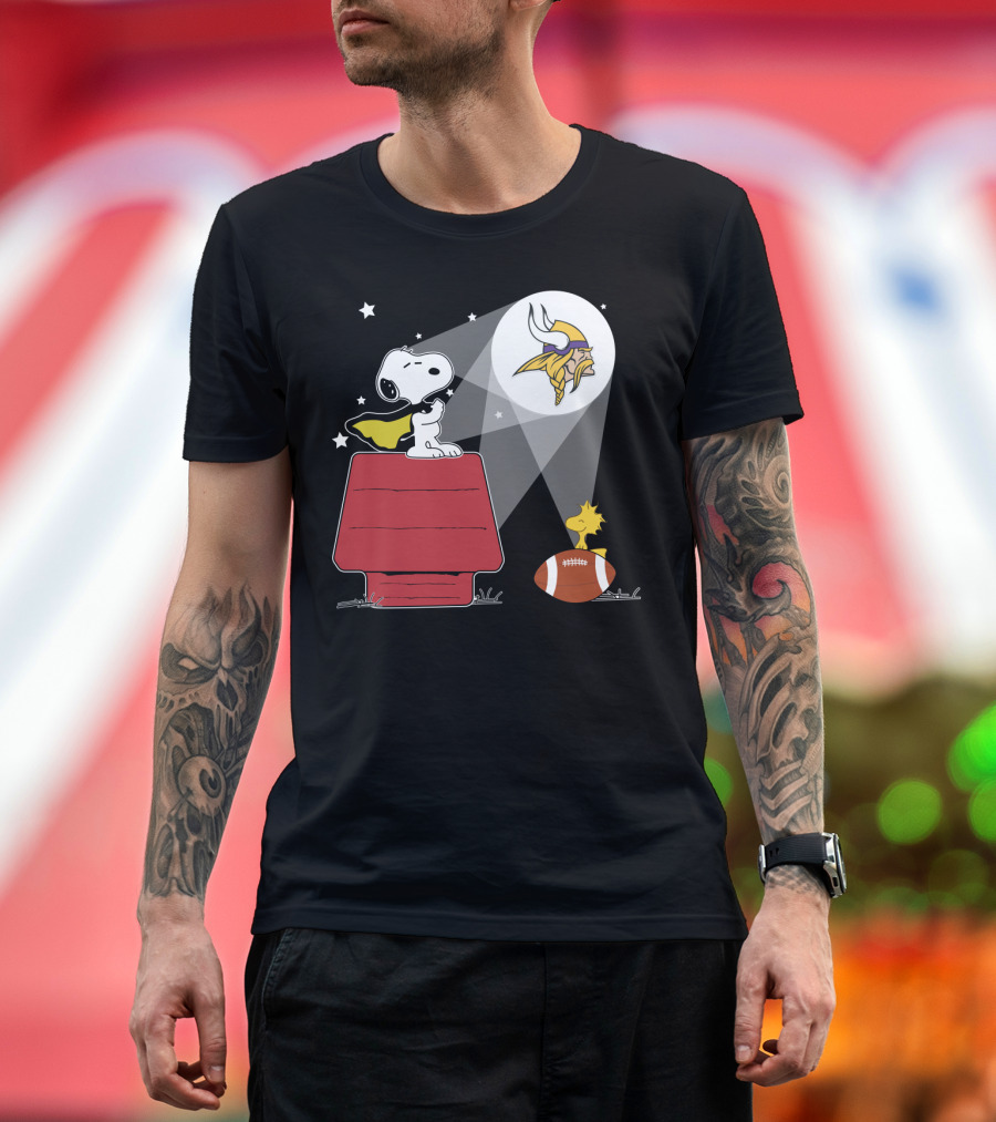 Snoopy Minnesota Vikings Fan Spotlight With Woodstock And Football T-Shirt