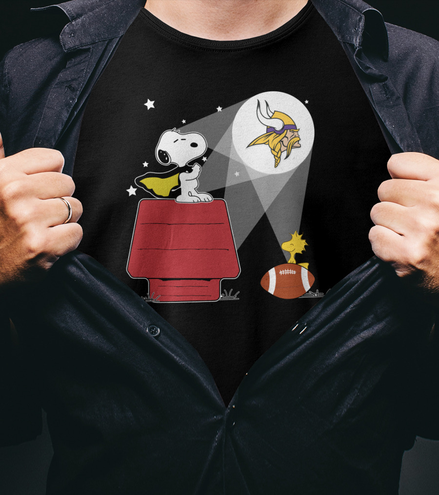 Snoopy Minnesota Vikings Fan Spotlight With Woodstock And Football T-Shirt
