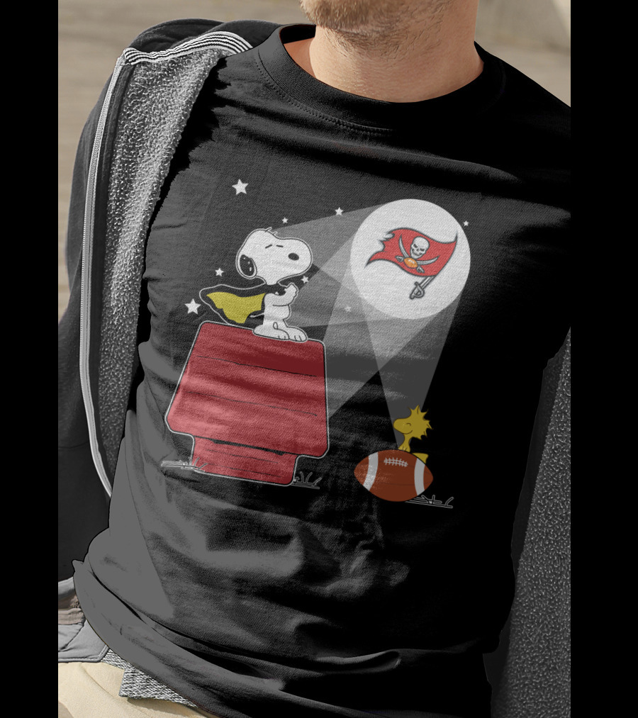 Tampa Bay Buccaneers Snoopy And Woodstock Football Adventure T-Shirt