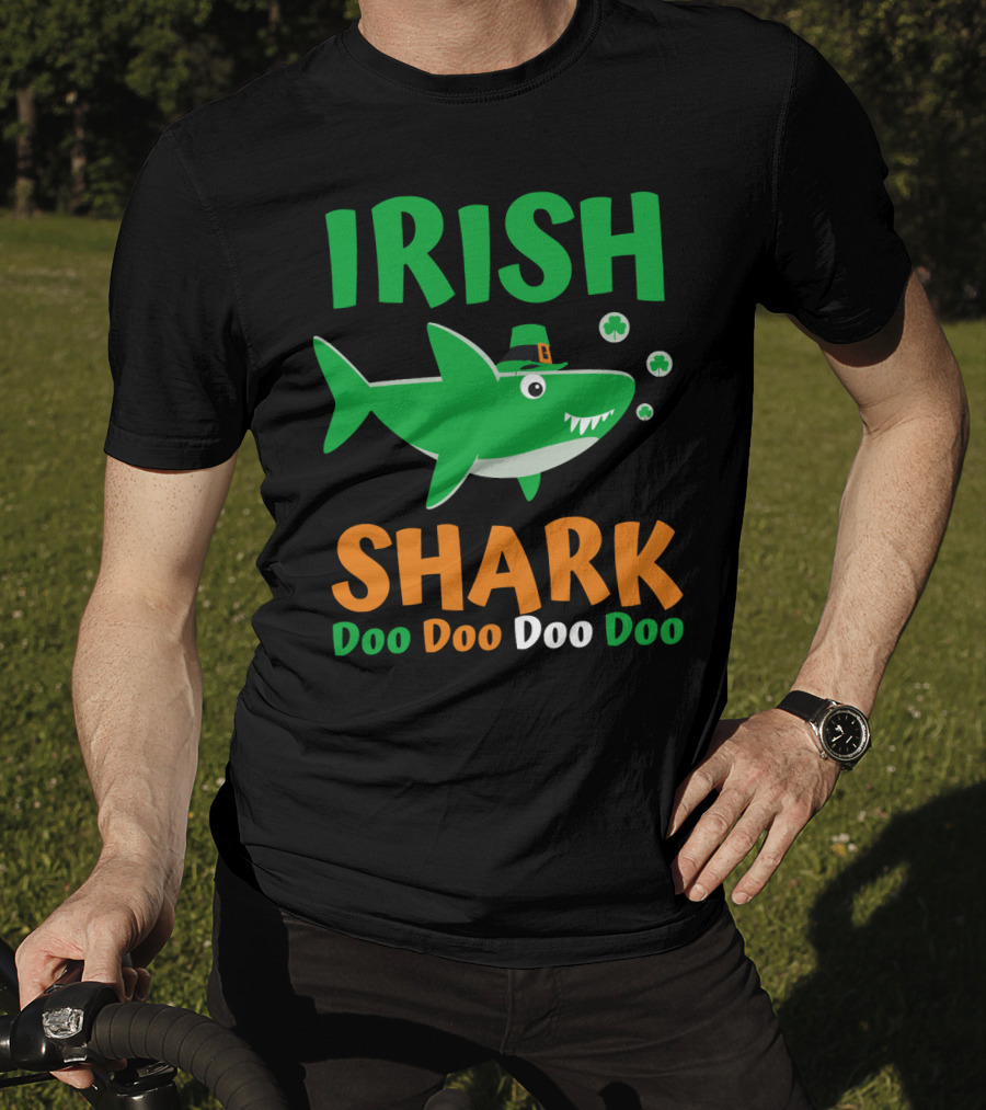 Irish Shark Doo Doo Doo St. Patrick's Day Fun With Leprechaun Hat And Shamrocks T-Shirt