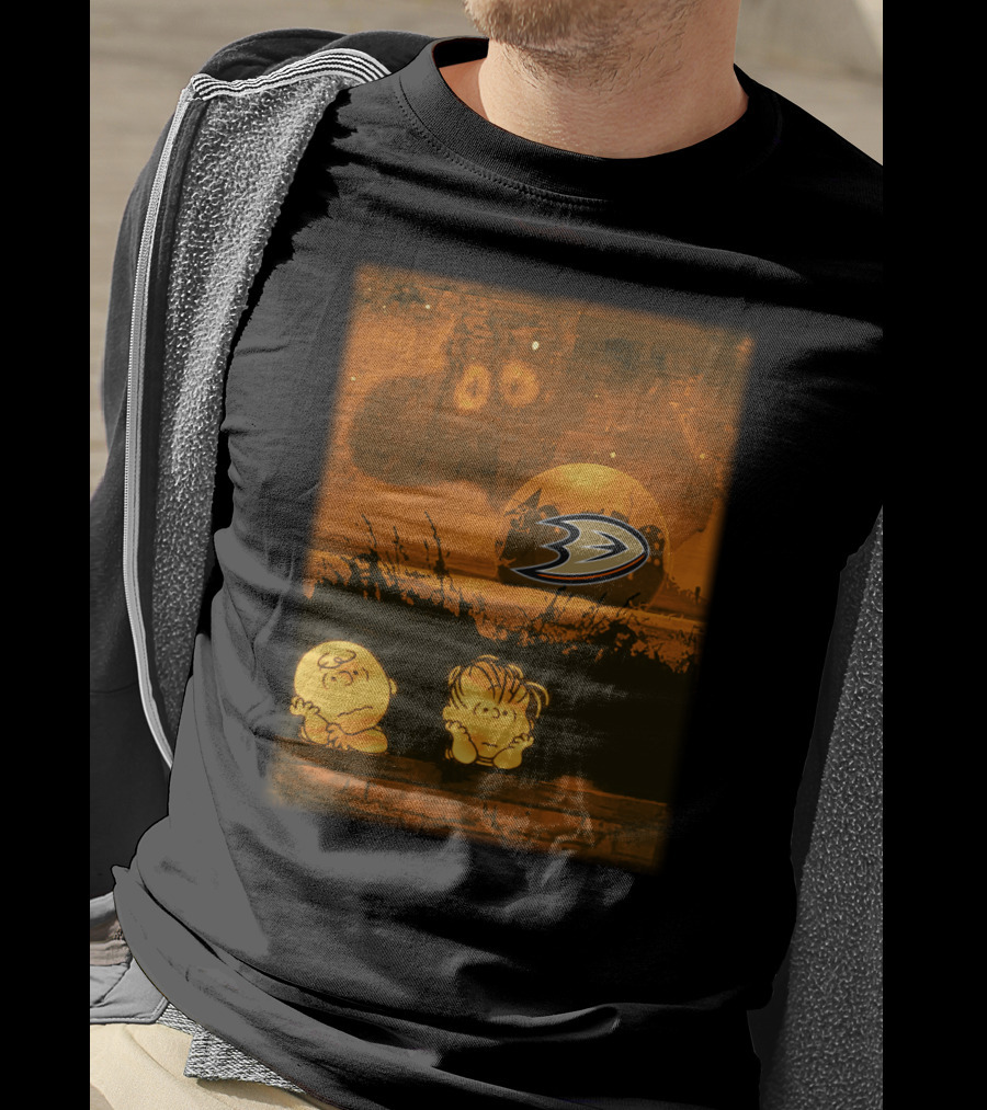 Anaheim Ducks Peanuts Moon Gazing T-Shirt
