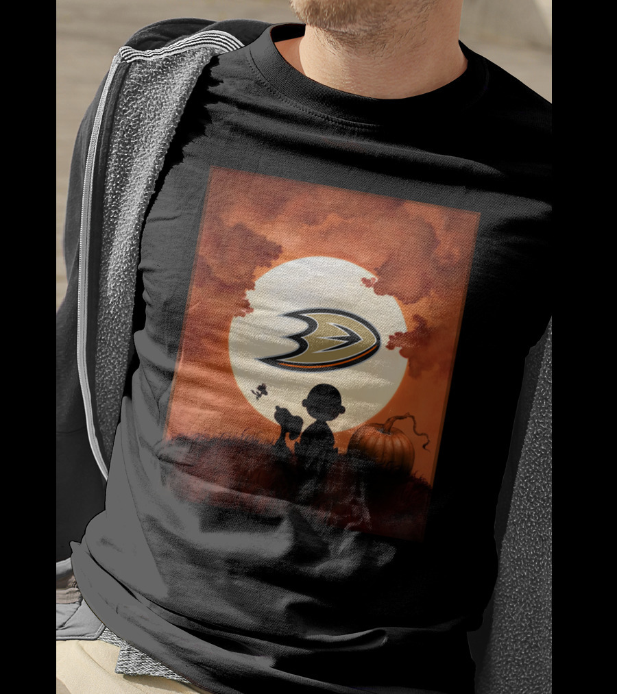Anaheim Ducks Halloween Pumpkin Silhouette Moon Scene T-Shirt