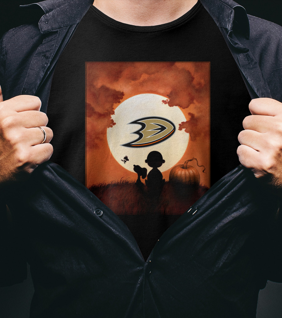 Anaheim Ducks Halloween Pumpkin Silhouette Moon Scene T-Shirt