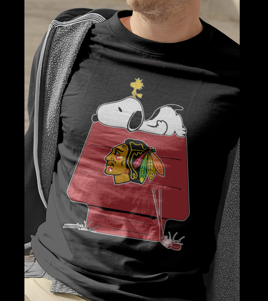 Chicago Blackhawks Snoopy Doghouse Peanuts Hockey T-Shirt