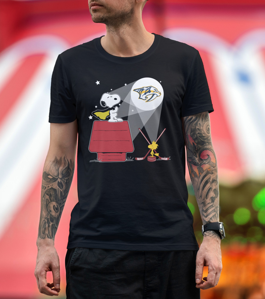 Nashville Predators Snoopy Woodstock Hockey Moonlight Scene T-Shirt