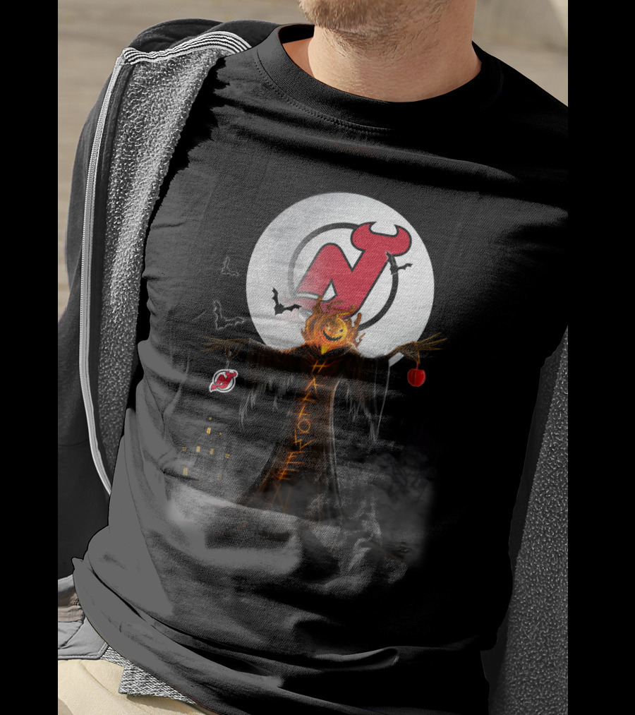 Halloween New Jersey Devils Logo With Pumpkin Head And Bats T-Shirt