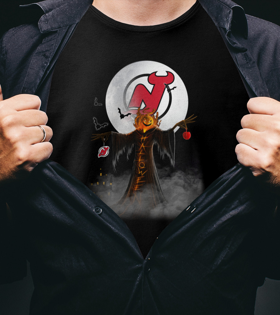 Halloween New Jersey Devils Logo With Pumpkin Head And Bats T-Shirt