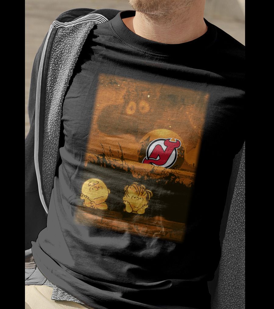 New Jersey Devils Halloween Peanuts Pumpkin Patch Scene T-Shirt