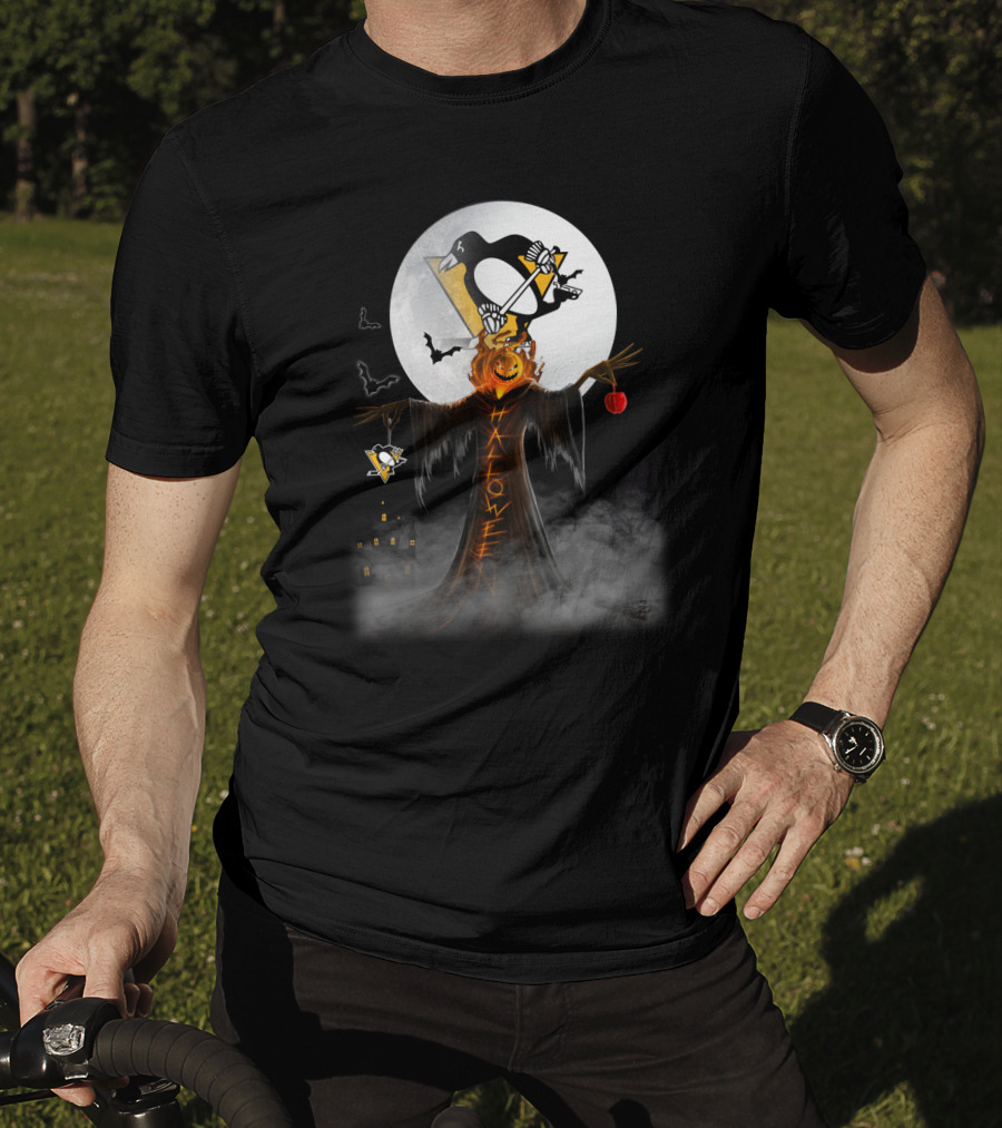 Halloween Pittsburgh Penguins Scary Jack-O'-Lantern Moon Bats Spooky Scarecrow T-Shirt