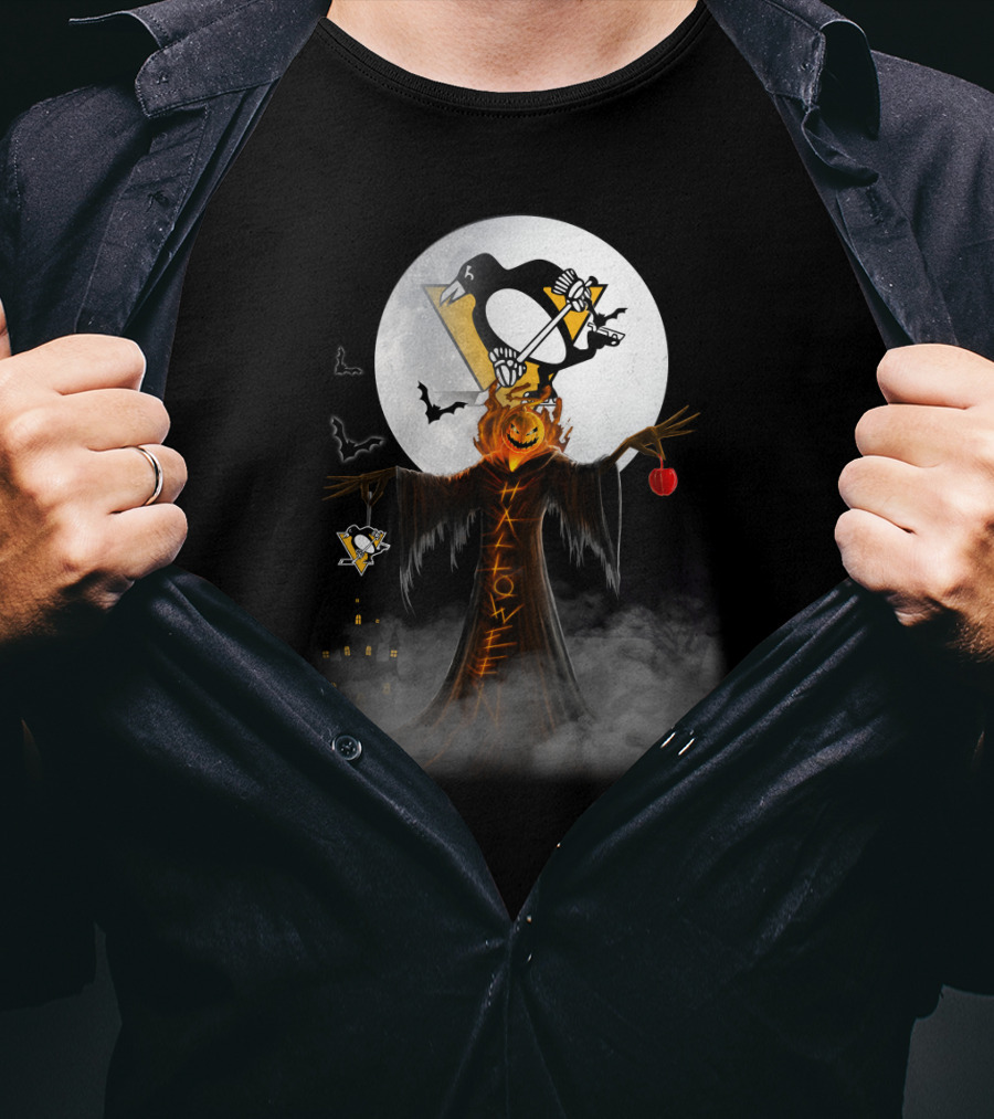 Halloween Pittsburgh Penguins Scary Jack-O'-Lantern Moon Bats Spooky Scarecrow T-Shirt