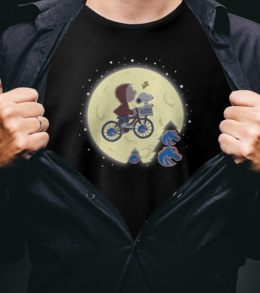Boise State Broncos Halloween Moon Bicycle Theme With Charlie Brown And Snoopy T-Shirt