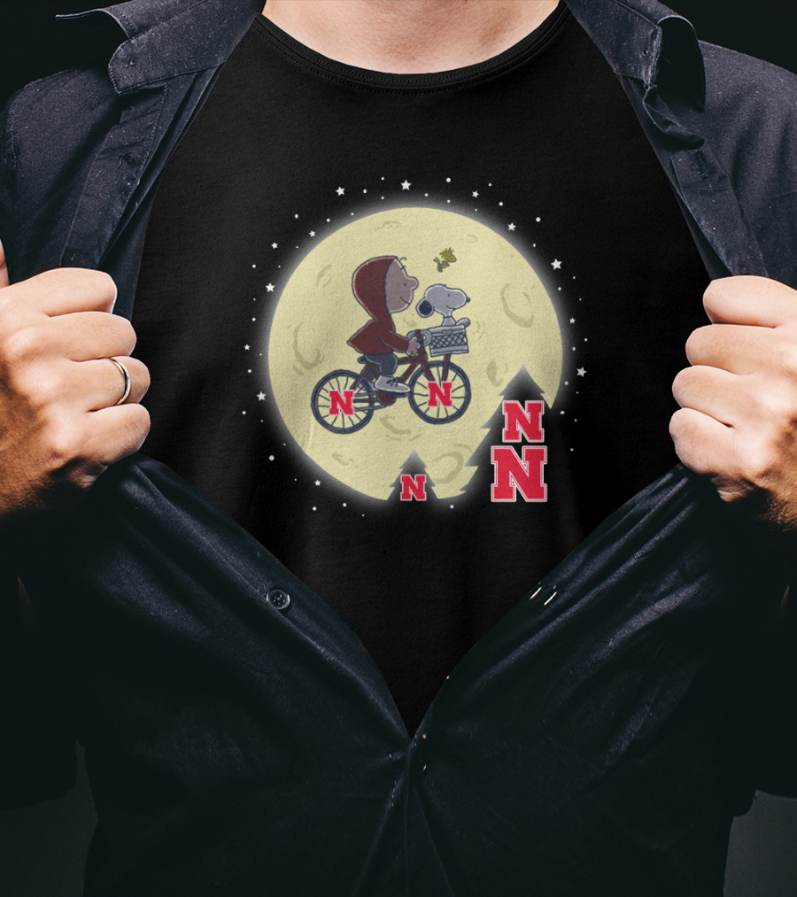 Halloween Nebraska CORNHUSKERS Football Moon Bicycle Peanuts E.T. Crossover T-Shirt