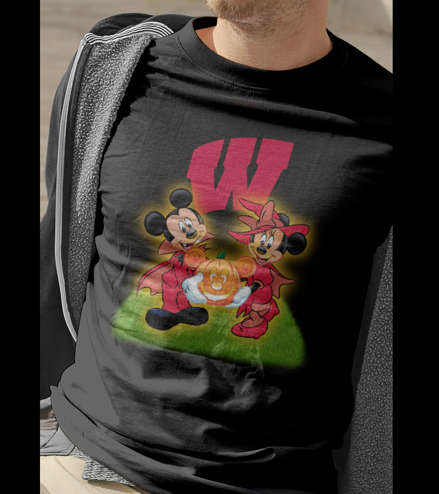 Halloween Wisconsin Badgers Football Mickey Minnie Pumpkin T-Shirt