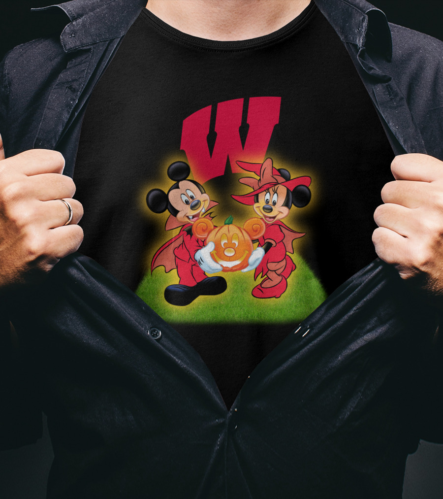 Halloween Wisconsin Badgers Football Mickey Minnie Pumpkin T-Shirt