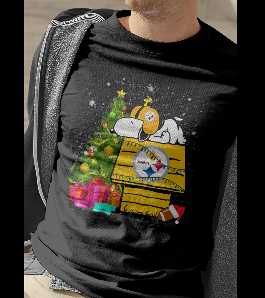 Pittsburgh Steelers Snoopy Christmas Peanuts Doghouse Football T-Shirt