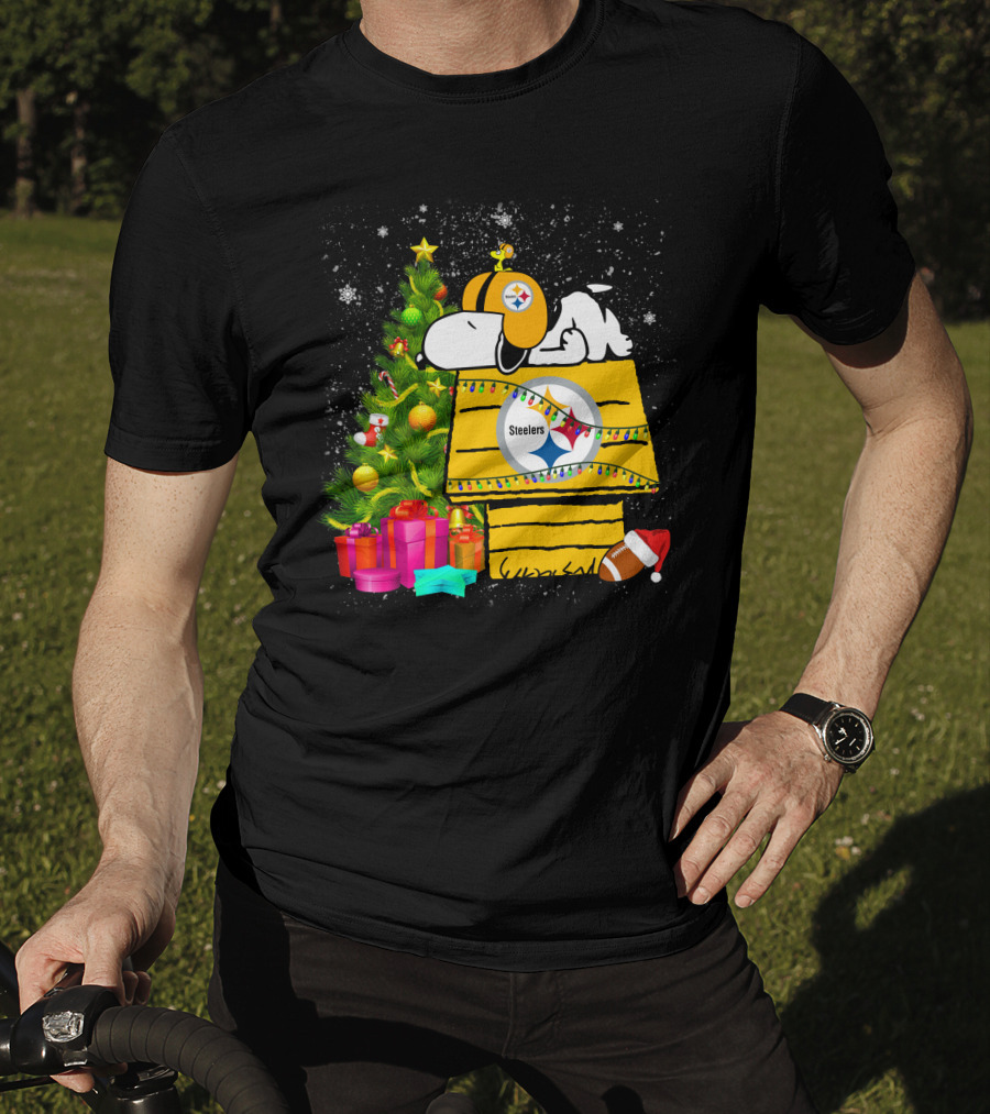 Pittsburgh Steelers Snoopy Christmas Peanuts Doghouse Football T-Shirt