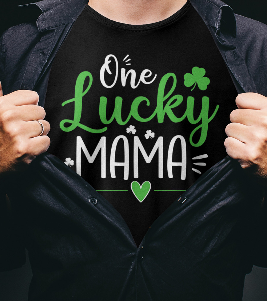 One Lucky Mama St. Patrick's Day Clover Arrow Heart T-Shirt