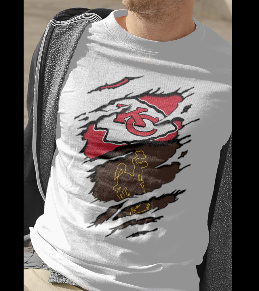Kansas City Chiefs Wyoming Cowboys Logo Mashup T-Shirt