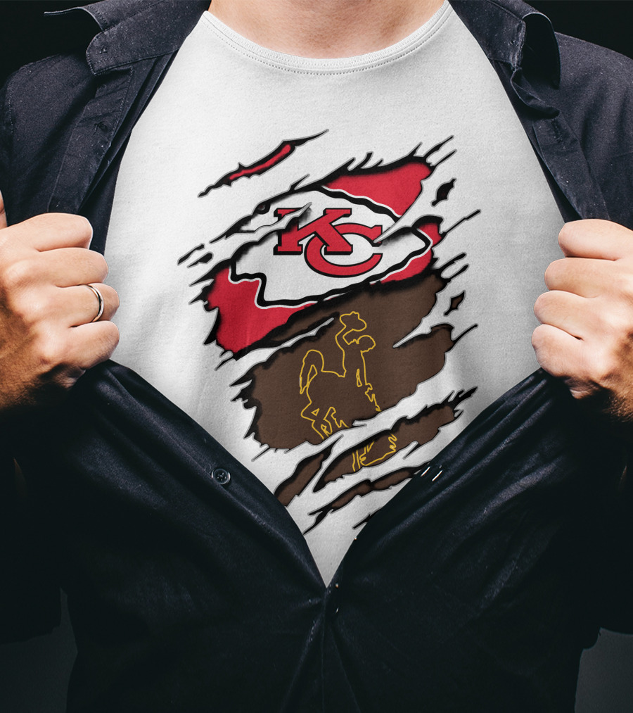 Kansas City Chiefs Wyoming Cowboys Logo Mashup T-Shirt