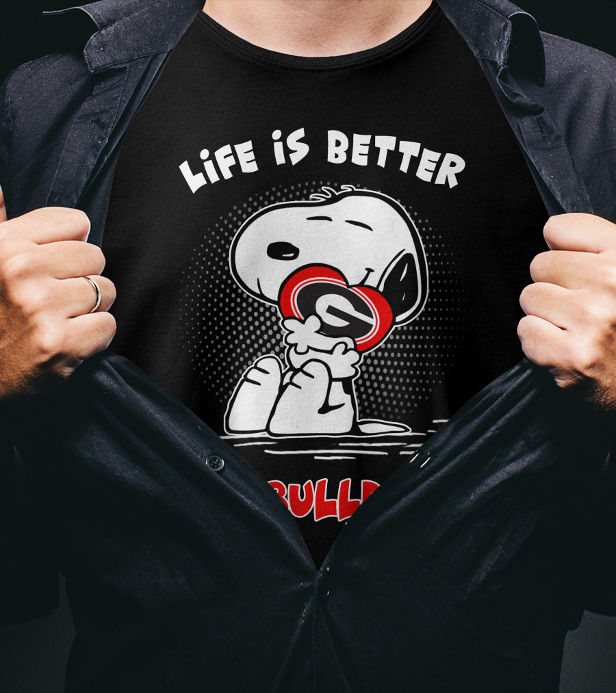 Life Is Better With Bulldogs Snoopy Hugging Georgia Helmet T-Shirt