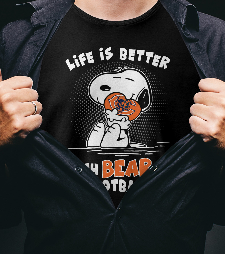 Life Is Better With Bears Football Snoopy Hugging T-Shirt